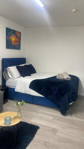 BV Royal Comfy Studio Seven Suite Queensgate Huddersfield